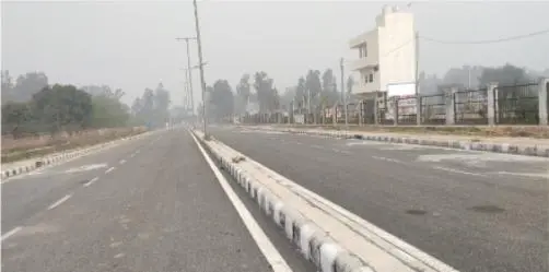 picture -2 of fencing around the pockets of Rohini Sector-36